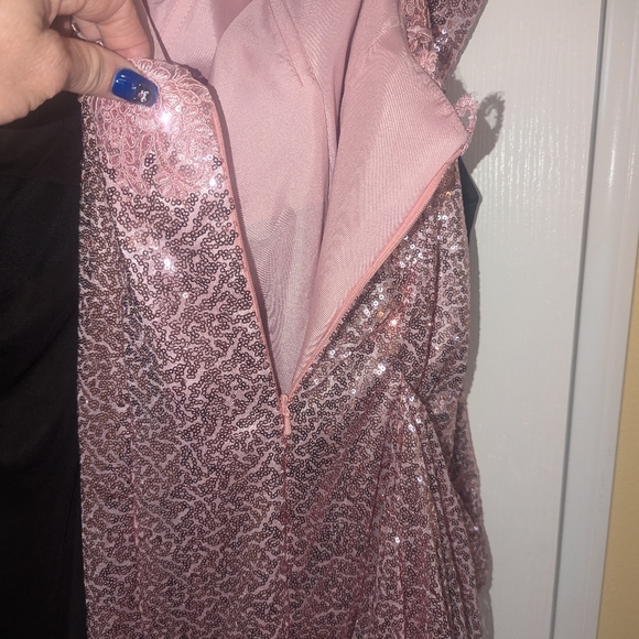 Custom made formal dress - Picture 4 of 9